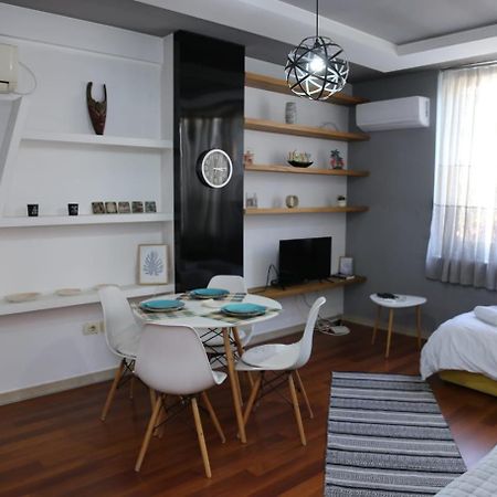Ergi'S Host Apartment Тирана Екстер'єр фото