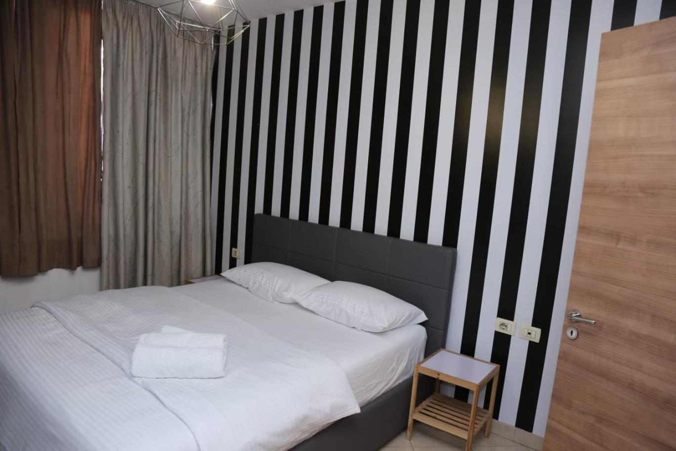 Ergi'S Host Apartment Тирана Екстер'єр фото