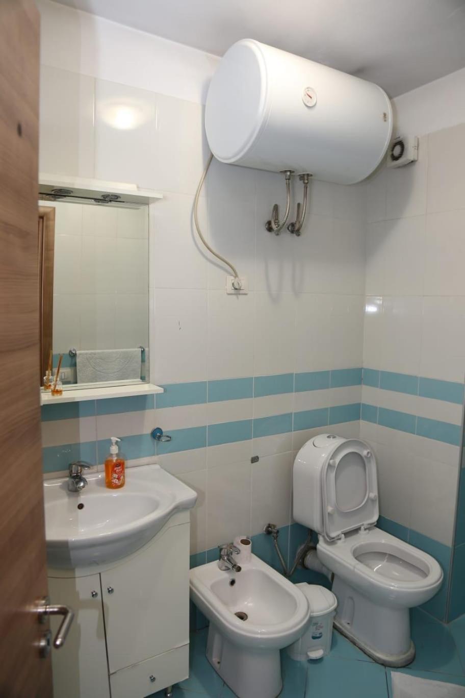 Ergi'S Host Apartment Тирана Екстер'єр фото