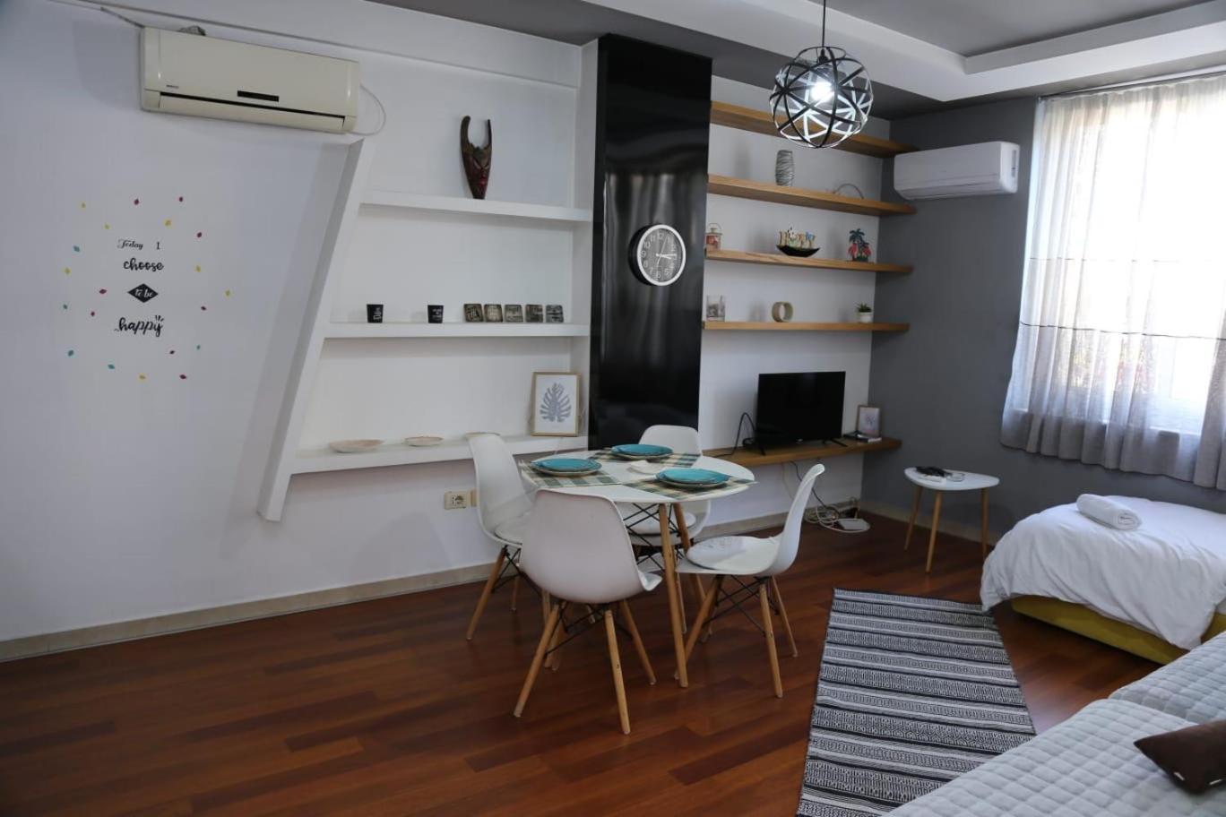 Ergi'S Host Apartment Тирана Екстер'єр фото
