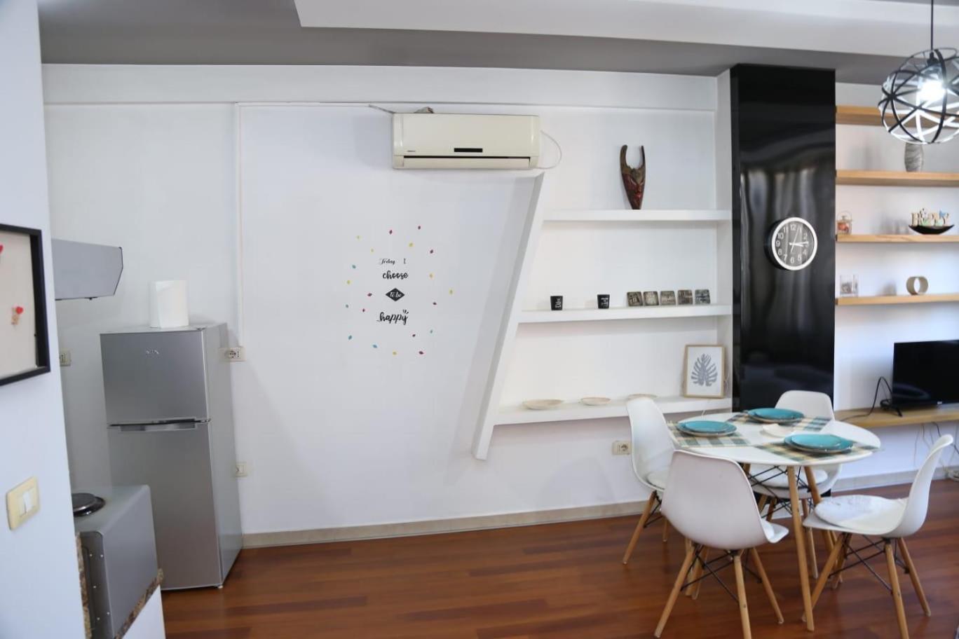 Ergi'S Host Apartment Тирана Екстер'єр фото