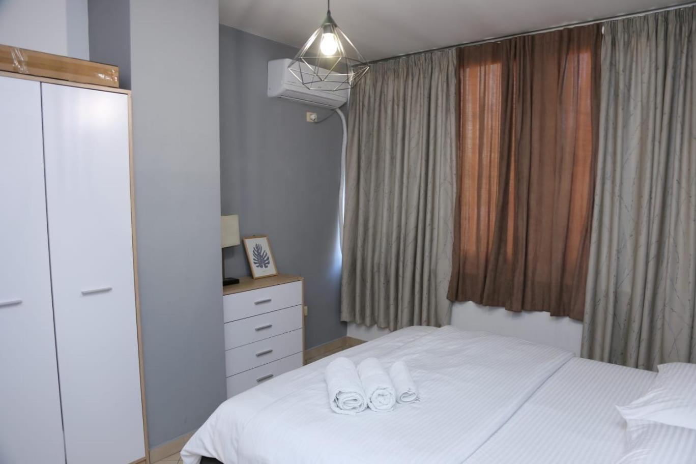 Ergi'S Host Apartment Тирана Екстер'єр фото